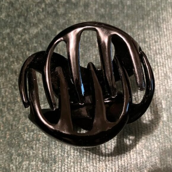 Black and Brown Medium Size Hair Claws - Picture 3 of 5